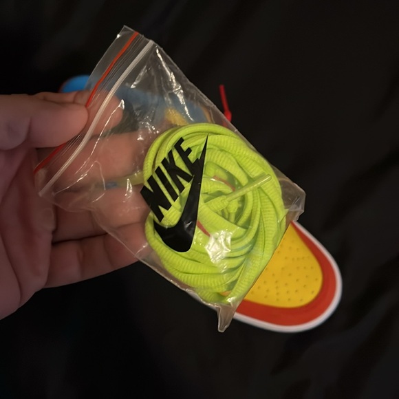 Nike - Picture 2 of 6